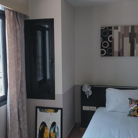 Twenty Three Residence Банкок Екстериор снимка