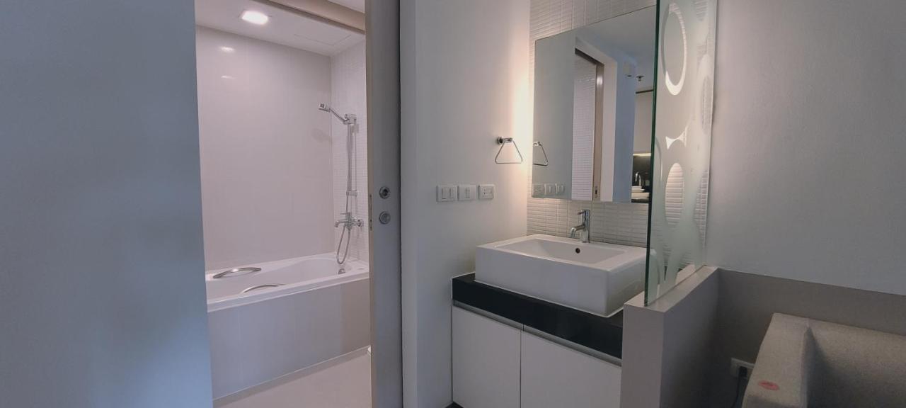 Twenty Three Residence Банкок Екстериор снимка