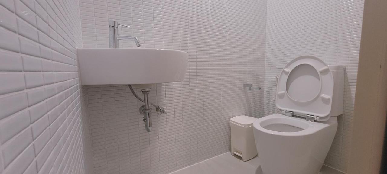 Twenty Three Residence Банкок Екстериор снимка