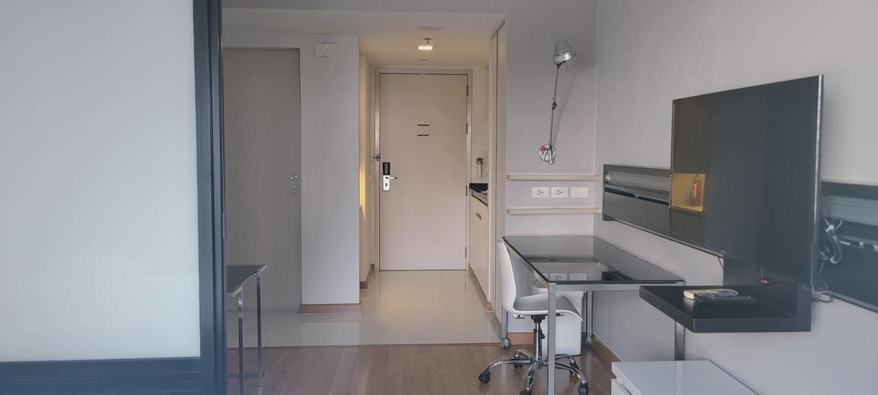Twenty Three Residence Банкок Екстериор снимка